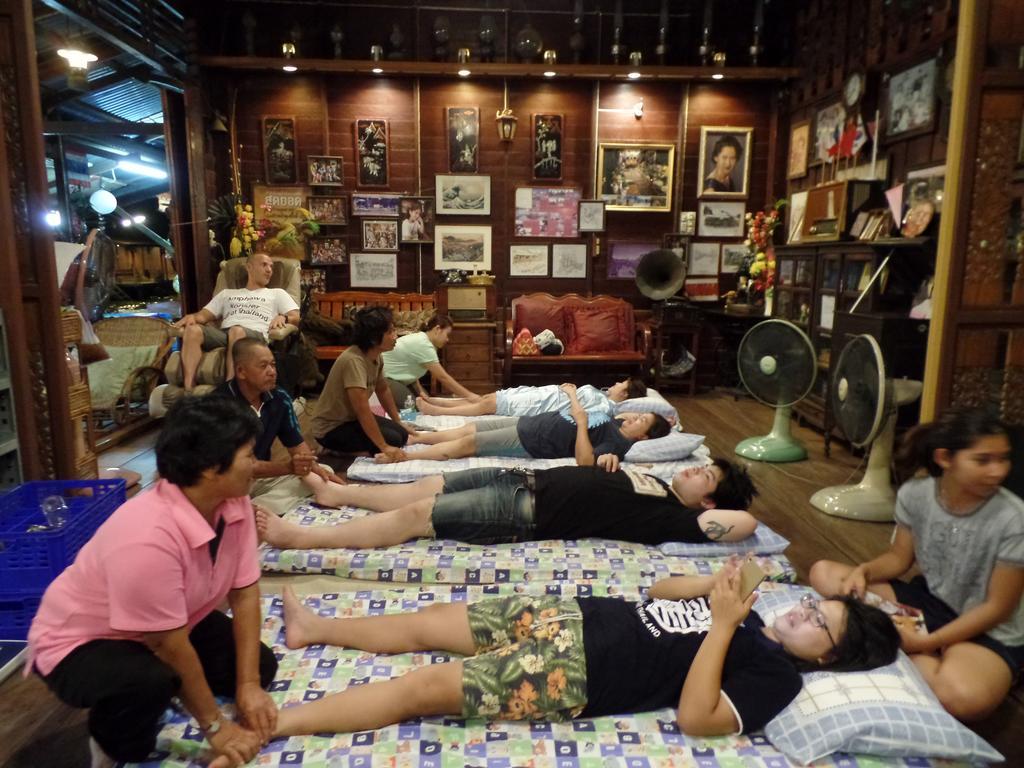 Ban Mae Arom Apartment Amphawa Ngoại thất bức ảnh