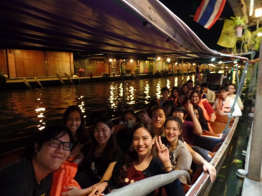 Ban Mae Arom Apartment Amphawa Ngoại thất bức ảnh
