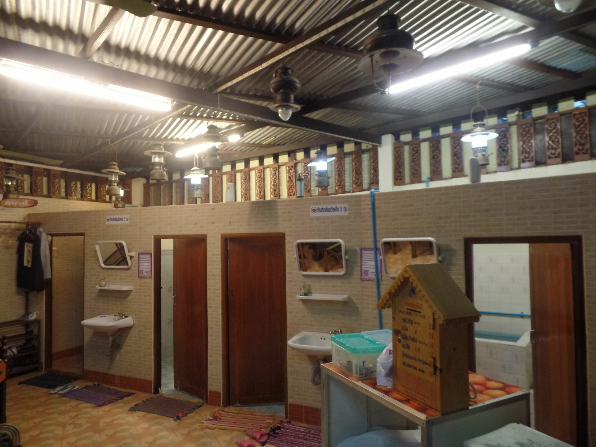 Ban Mae Arom Apartment Amphawa Ngoại thất bức ảnh