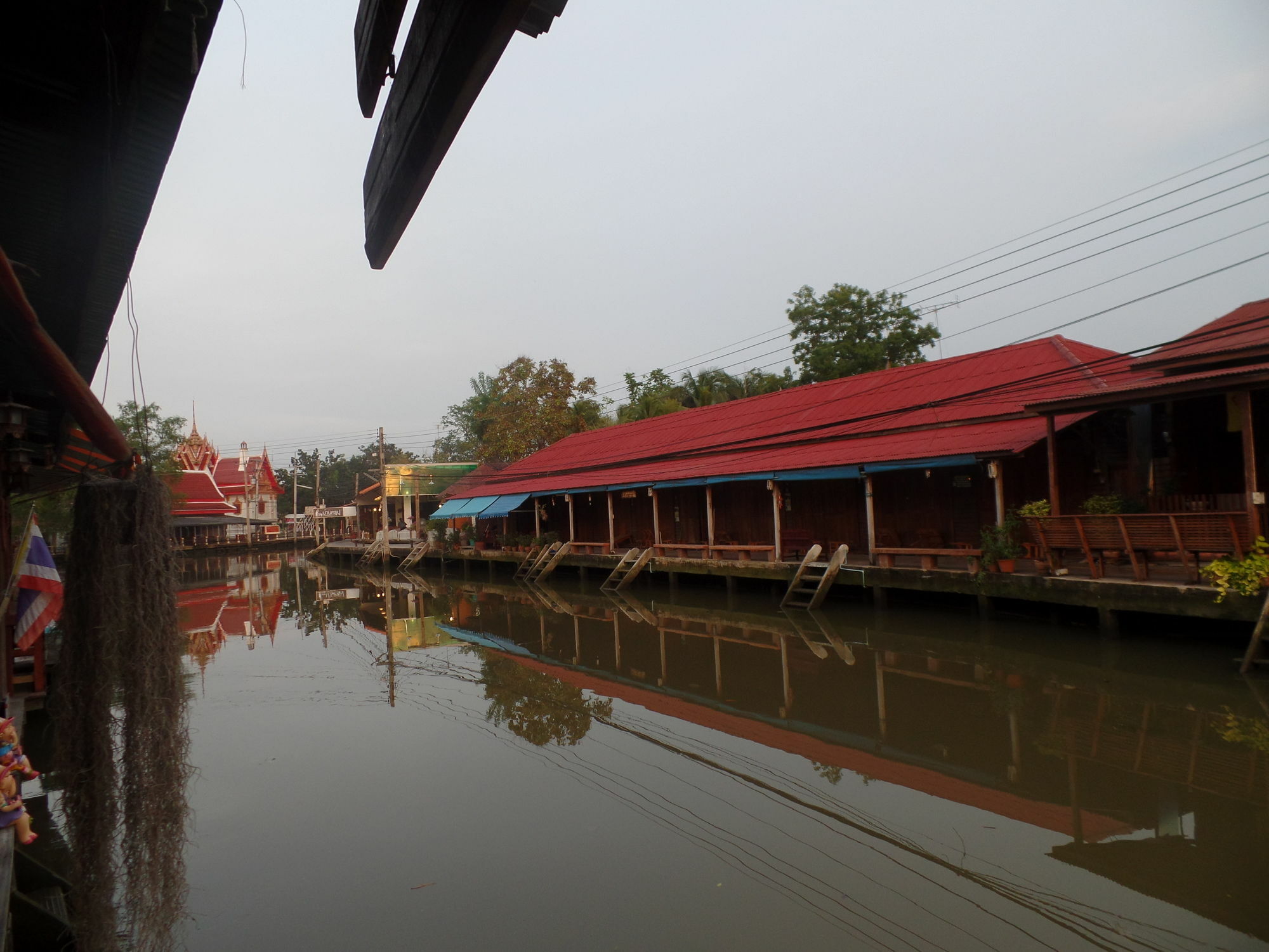 Ban Mae Arom Apartment Amphawa Ngoại thất bức ảnh
