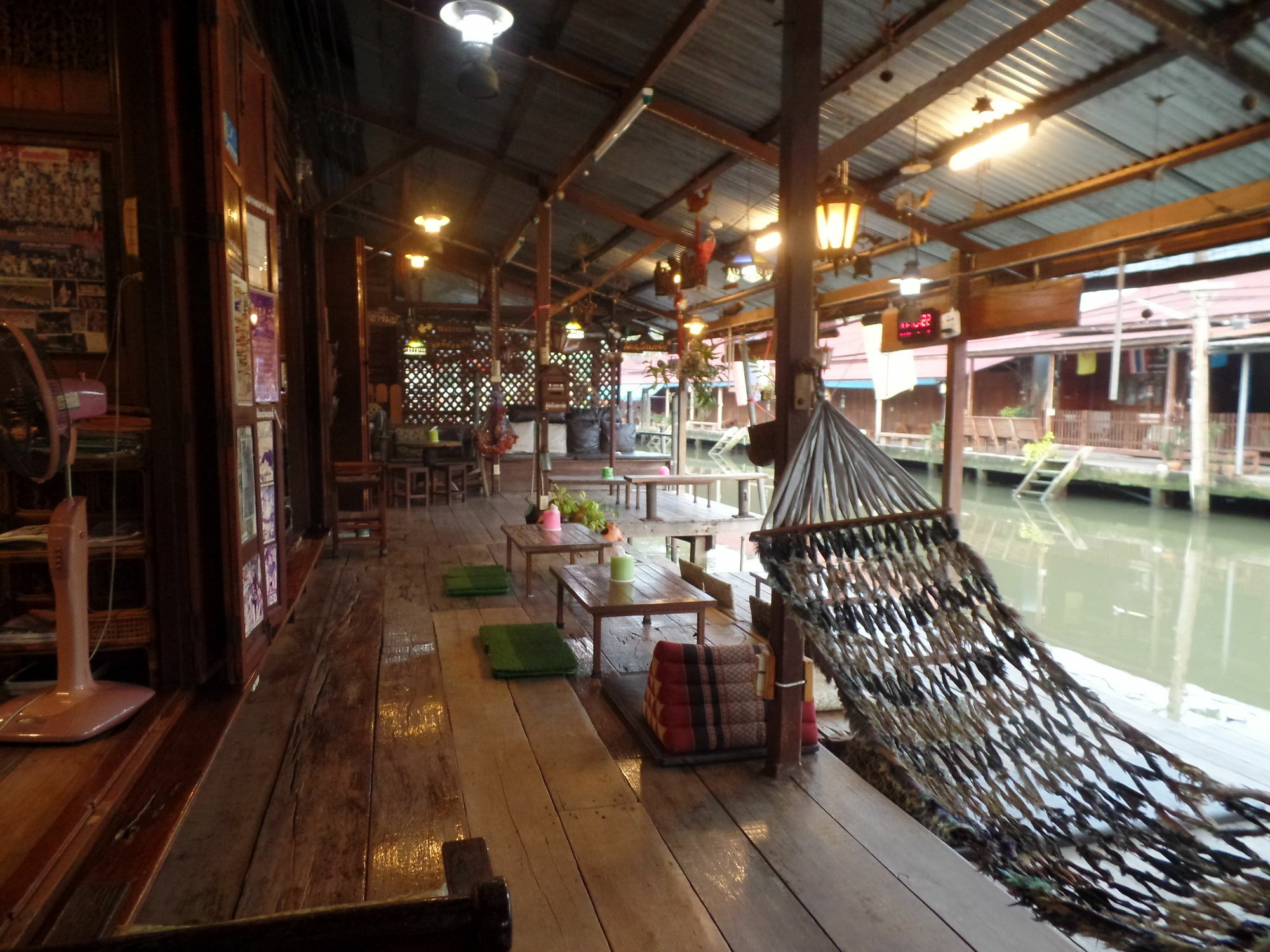 Ban Mae Arom Apartment Amphawa Ngoại thất bức ảnh