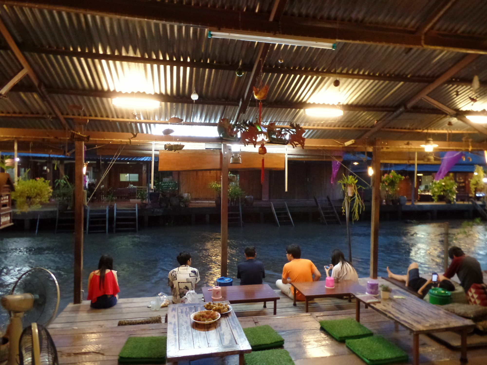 Ban Mae Arom Apartment Amphawa Ngoại thất bức ảnh